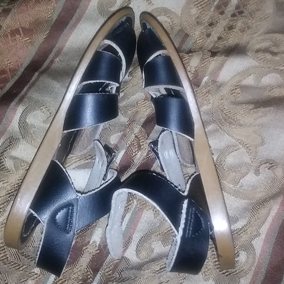 Sandals - Picture 3 of 4